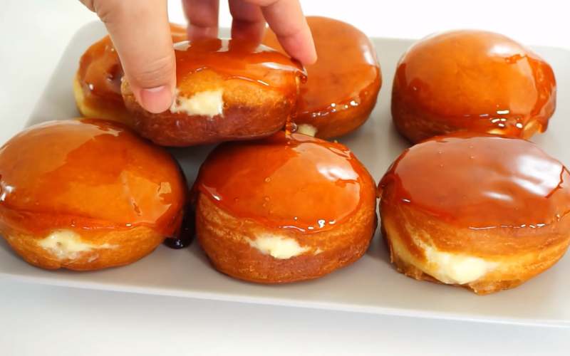 How Do You Serve Easy Crème Brulee Donuts