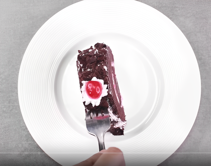 How to Make Vertical Black Forest Swiss Roll