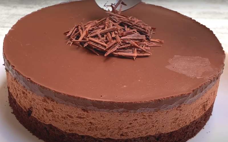 How to Make Easy Chocolate Mousse Cake