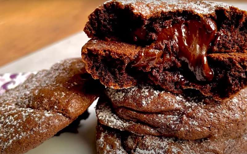 How to Serve Chocolate Molten Lava Cookies
